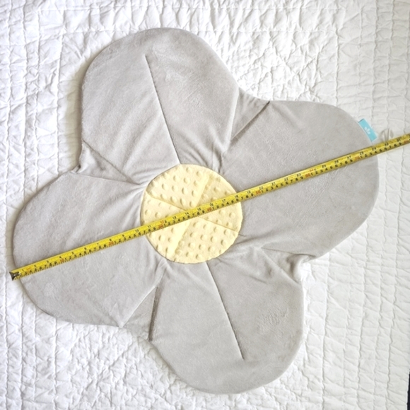 Blooming Bath Lotus Baby Bath Mat Gray Light Yellow 4 Petal Baby Sink Cushion - Picture 10 of 14